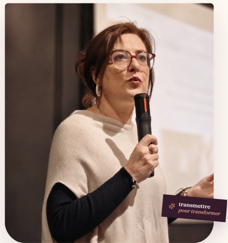 Anne Louvel anime ateliers et conférences de coaching pour femmes dans l'Ain
